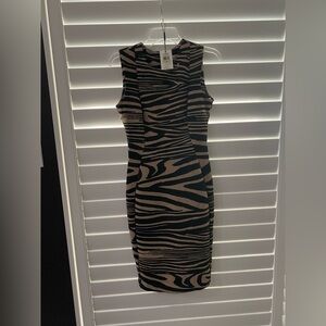 Calvin Klein NWT Sleeveless Zebra-Print Midi Dress - Brown and Taupe size-4